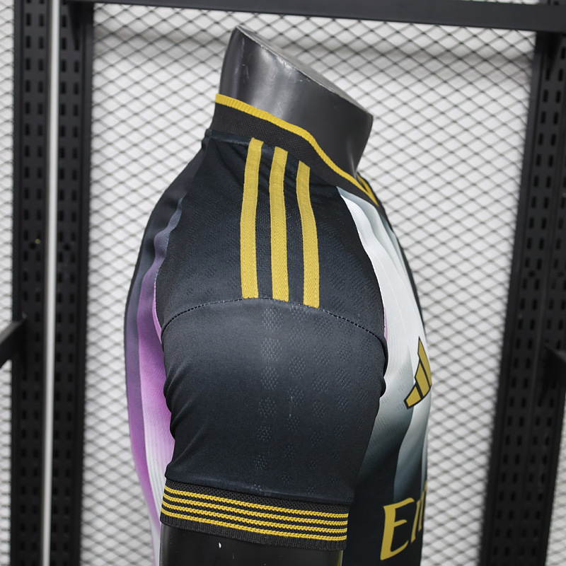 Real Madrid 26/27 Real Madrid Special Player Striped Black and Purple Gold 6