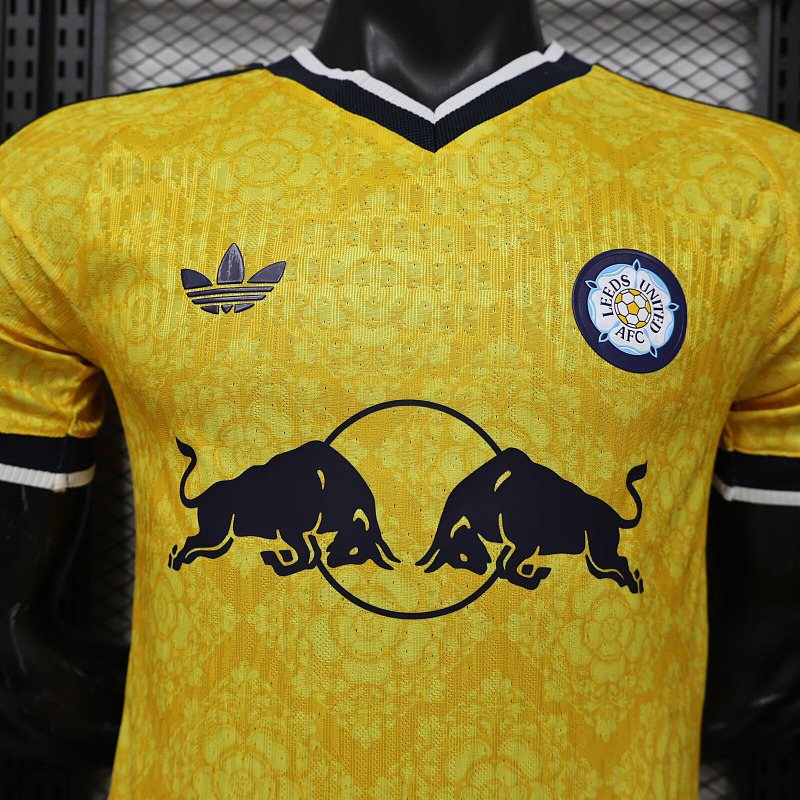 Leeds United 26/27 Leeds United Away Player 2