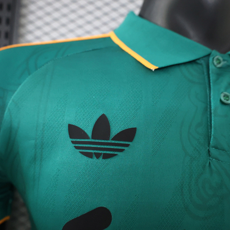 Liverpool 26/27 Liverpool Green Black Retro Player 8