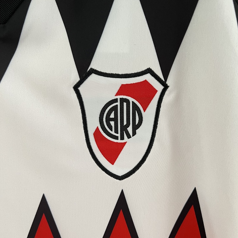 River Plate 23-24 River away jersey 8