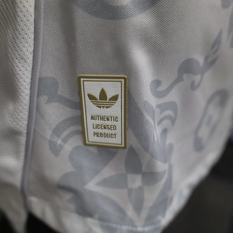Real Madrid 25/26 Real Madrid x Louis Vuitton Special Player Silver 3