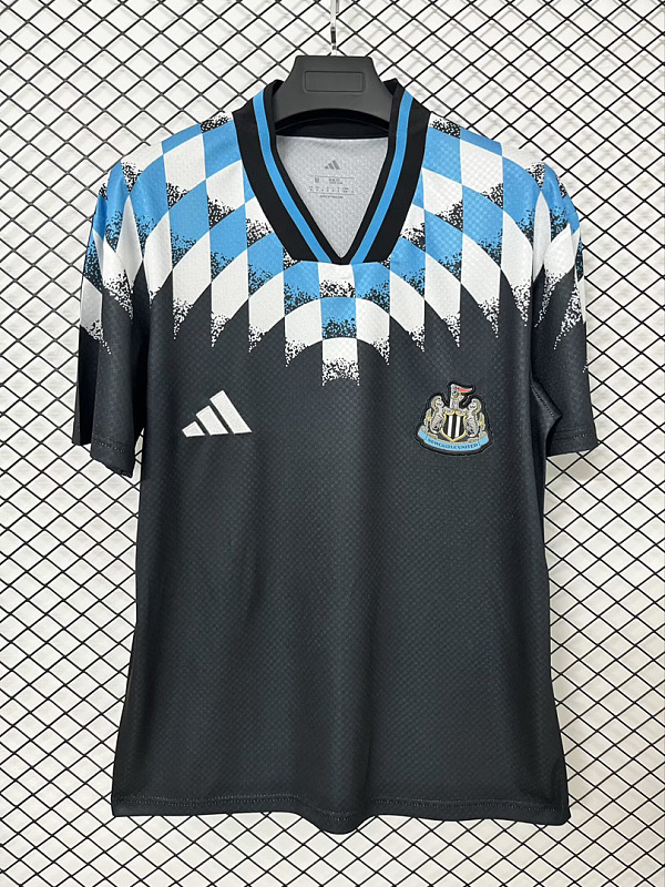Newcastle 26/27 Newcastle United Black Retro 5