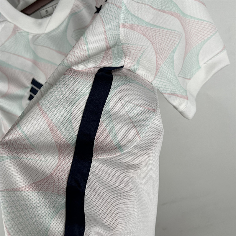 Ajax 23-24 Ajax away 4