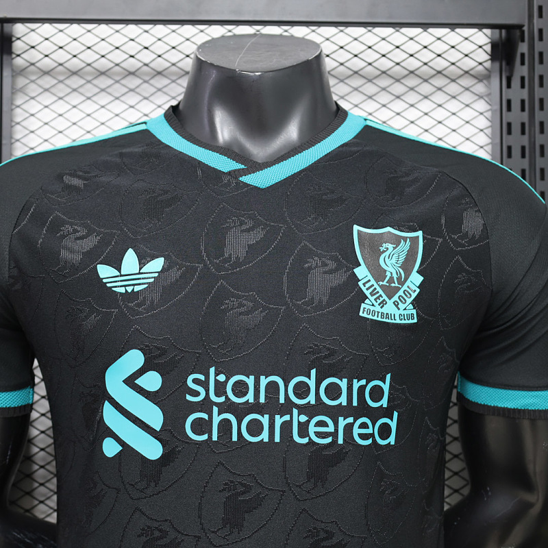 Liverpool 26/27 Liverpool Trefoil Player Black Retro 9
