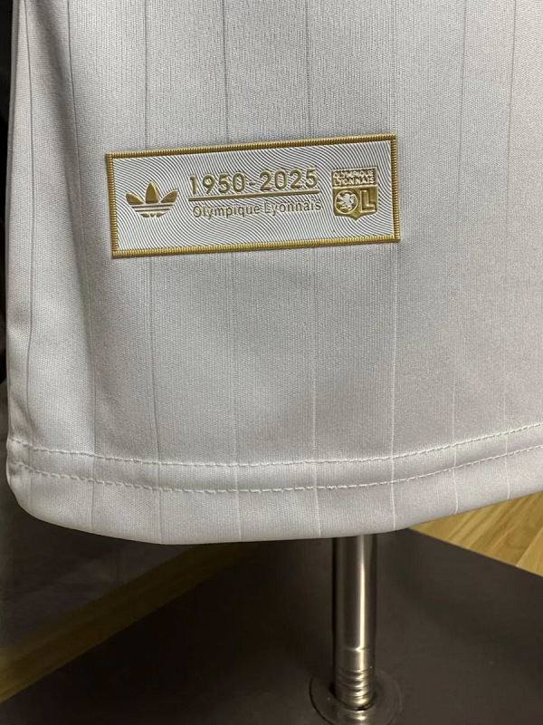 Lyon Lyon 75-Year Anniversary Player 2