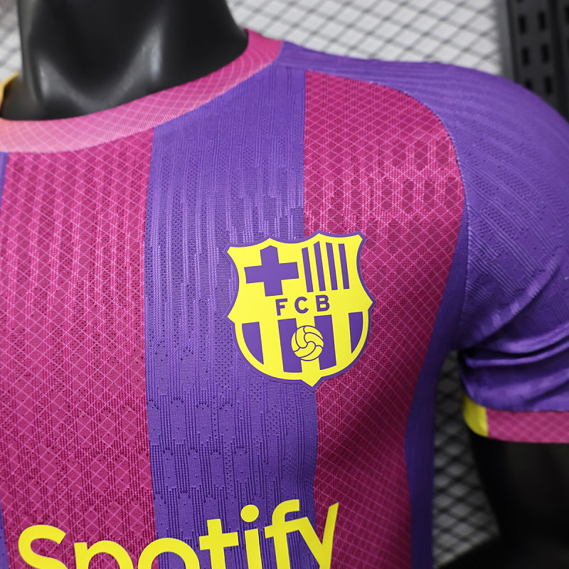Barcelona 25/26 Barcelona Vivid Purple Noble Red Midwest Gold Special Player 4