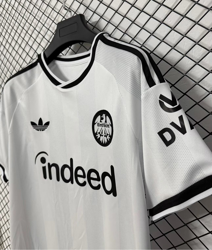 Eintracht Frankfurt 26/27 Frankfurt Away 2