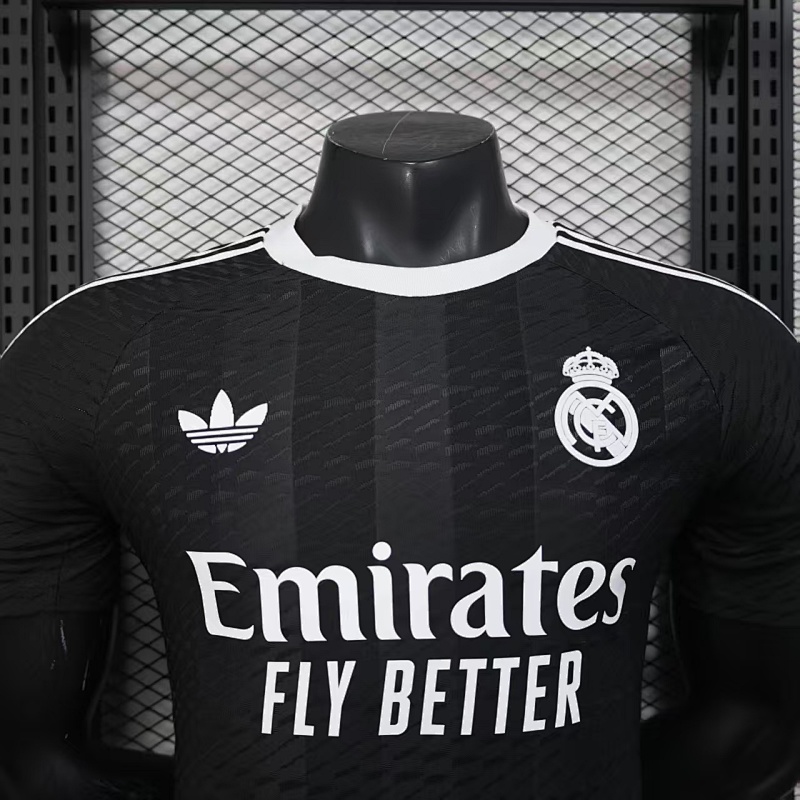 Real Madrid 25/26 Real Madrid Goalkeeper Third Player 3