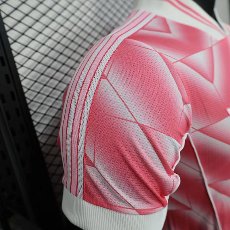 Real Madrid 25/26 Real Madrid Lifestyle Pink Player Retro 5