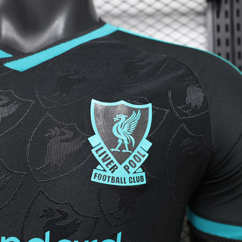 Liverpool 26/27 Liverpool Trefoil Player Black Retro 7