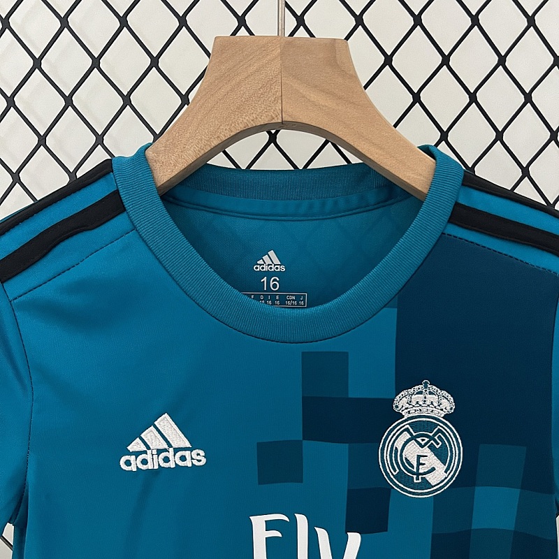 Real Madrid kids Real Madrid 17/18 third away size: 16-28 3