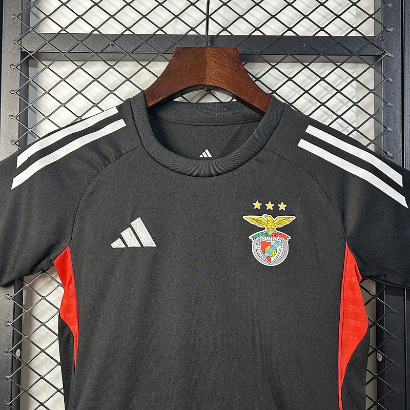 Benfica 25/26 Kids Benfica Training clothes Size: 16-28 8