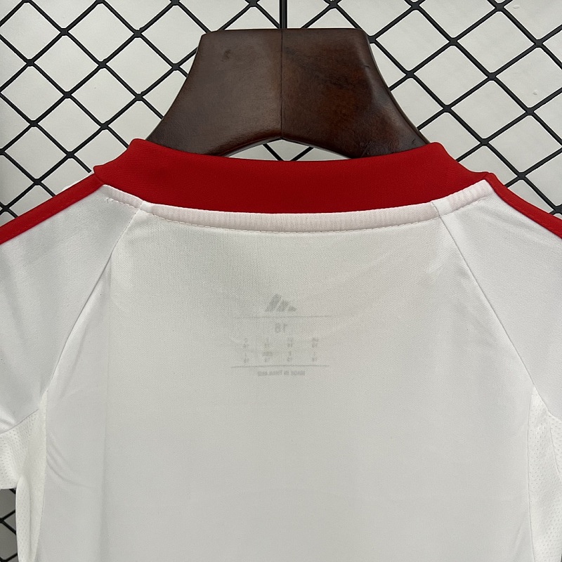 Sevilla 25/26 Kids Sevilla Home Size: 16-28 3
