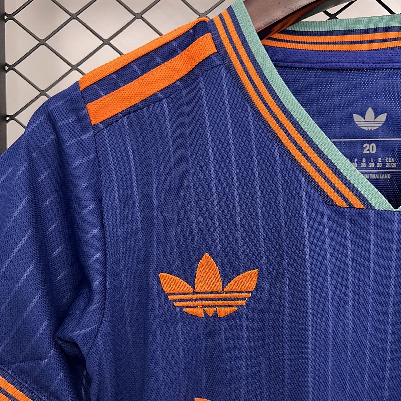 Newcastle 25/26 Kids Newcastle United third away Size: 16-28 5