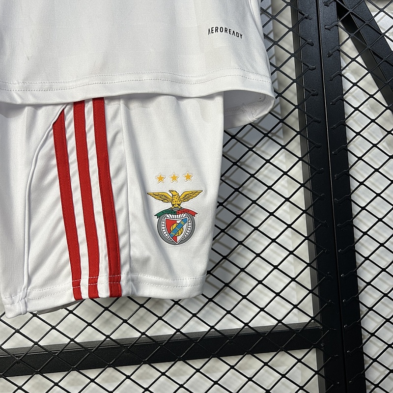 Benfica 25/26 Kids Benfica Third away game Size: 16-28 6