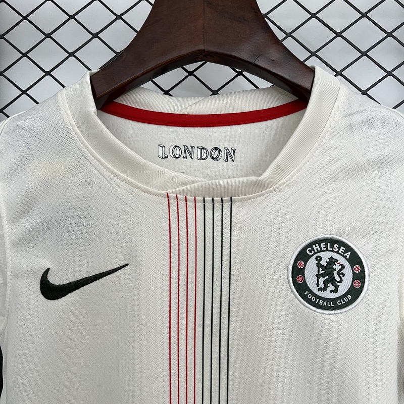 Chelsea 25/26 Kids Chelsea Away Size: 16-28 3