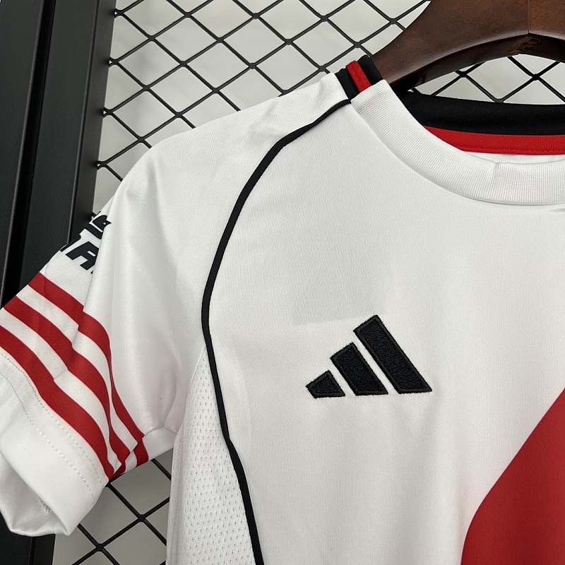 River Plate 25/26 Kids River Plate Home Size: 16-28 3