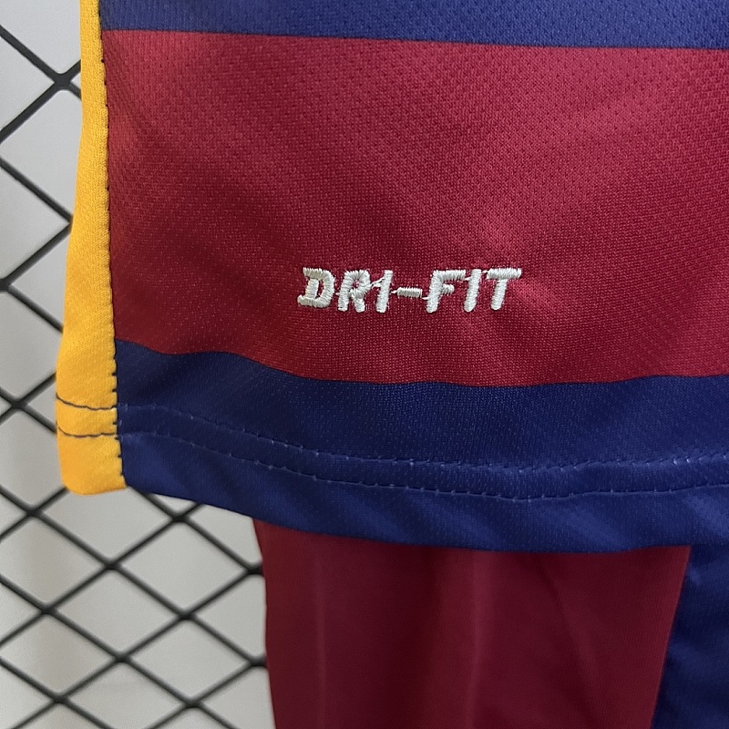 Barcelona kids Barcelona 15/16 home size: 16-28 3