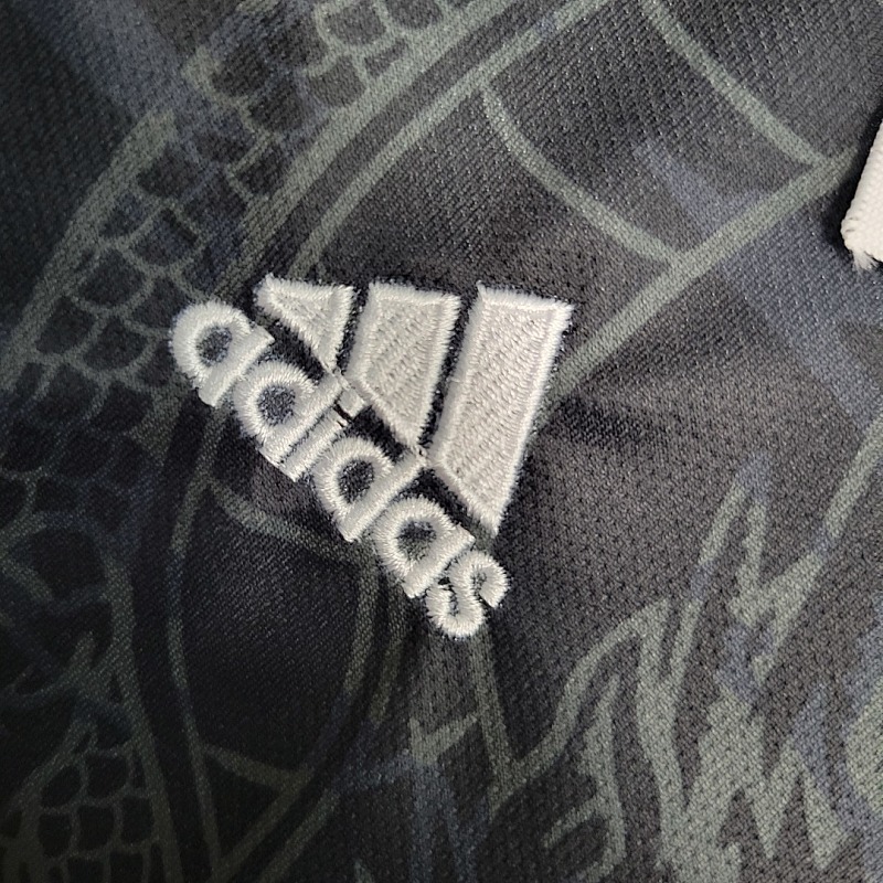 Real Madrid 23-24 Kids Real Madrid Special Edition Black Size 16-28 5