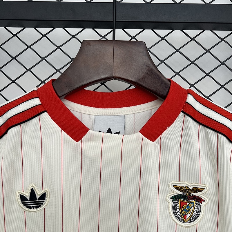 Benfica 25/26 Benfica Retro Special Edition Size: 16-28 10