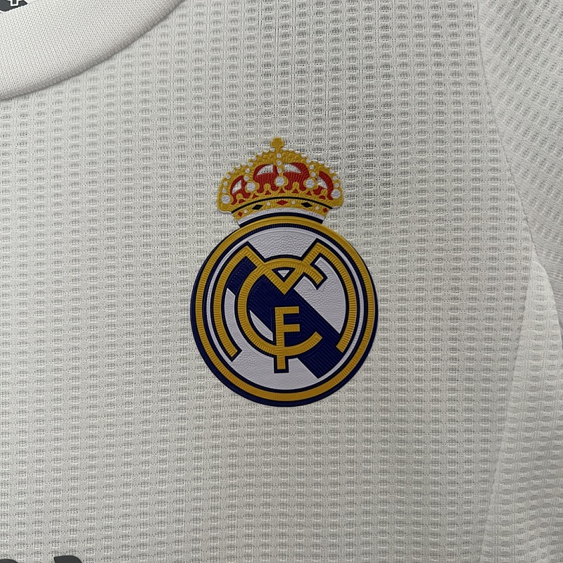 Real Madrid kids Real Madrid 15/16 home size: 16-28 5