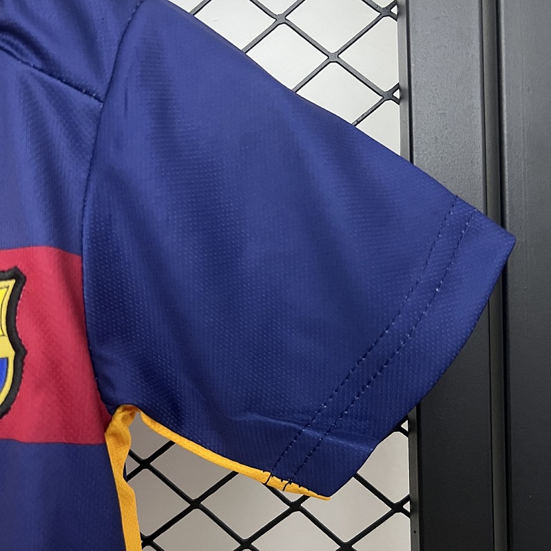 Barcelona kids Barcelona 15/16 home size: 16-28 4