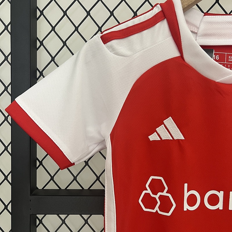 Internacional 24/25 kids Internacional home size: 16-28 6