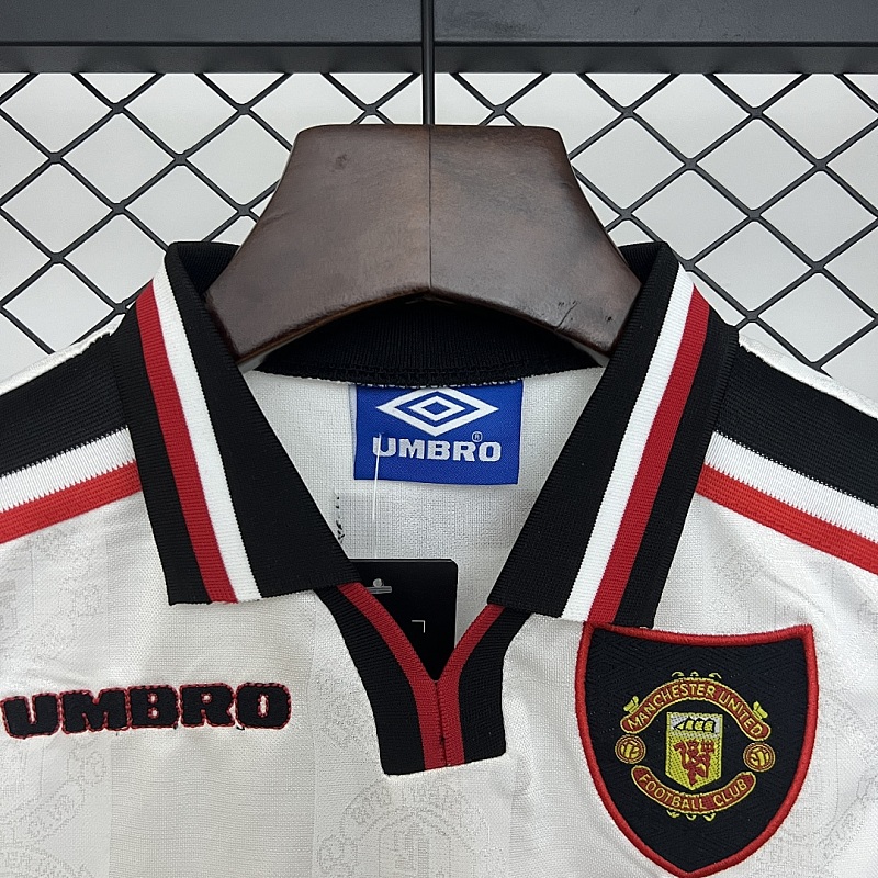 M-U size: kids M-U 97/98 away size: 16-28 6