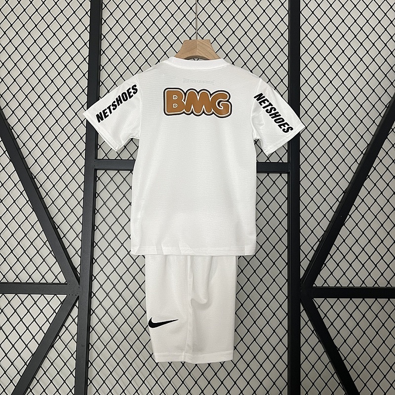 Santos kids Santos 11/12 home size: 16-28 2