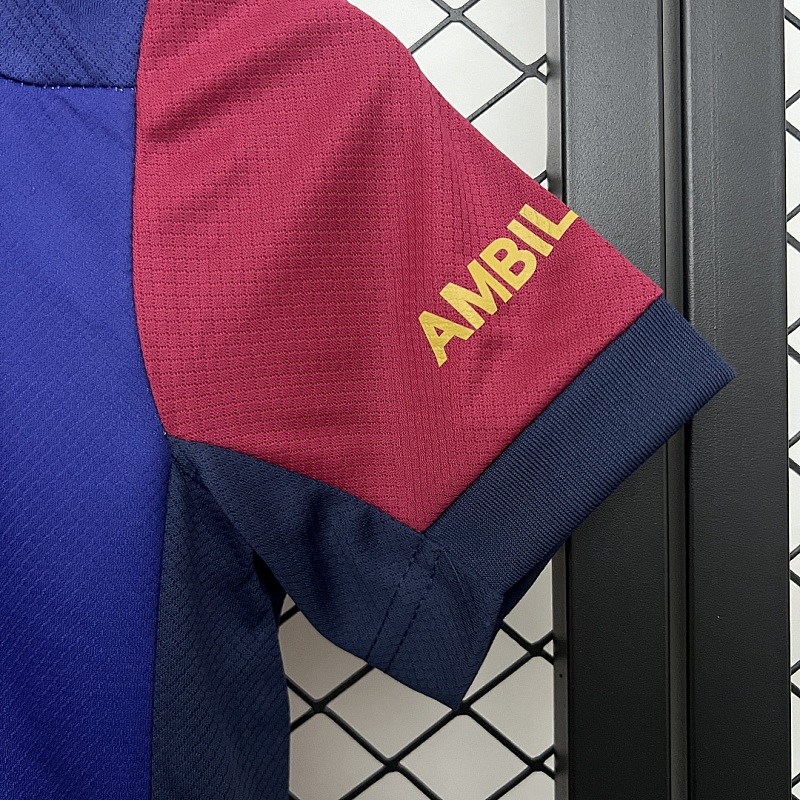 Barcelona 25/26 kids Barcelona home size: 16-28 3