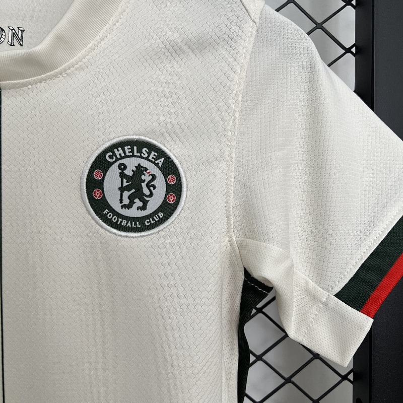 Chelsea 25/26 Kids Chelsea Away Size: 16-28 7