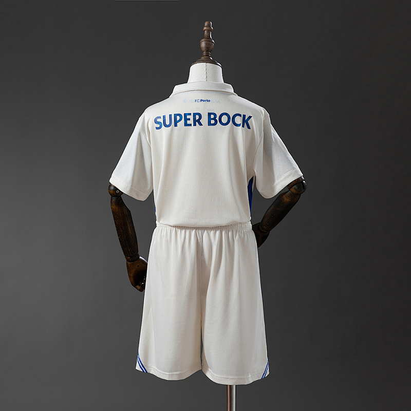 Porto 25/26 Kids Porto away Size: 16-28 2