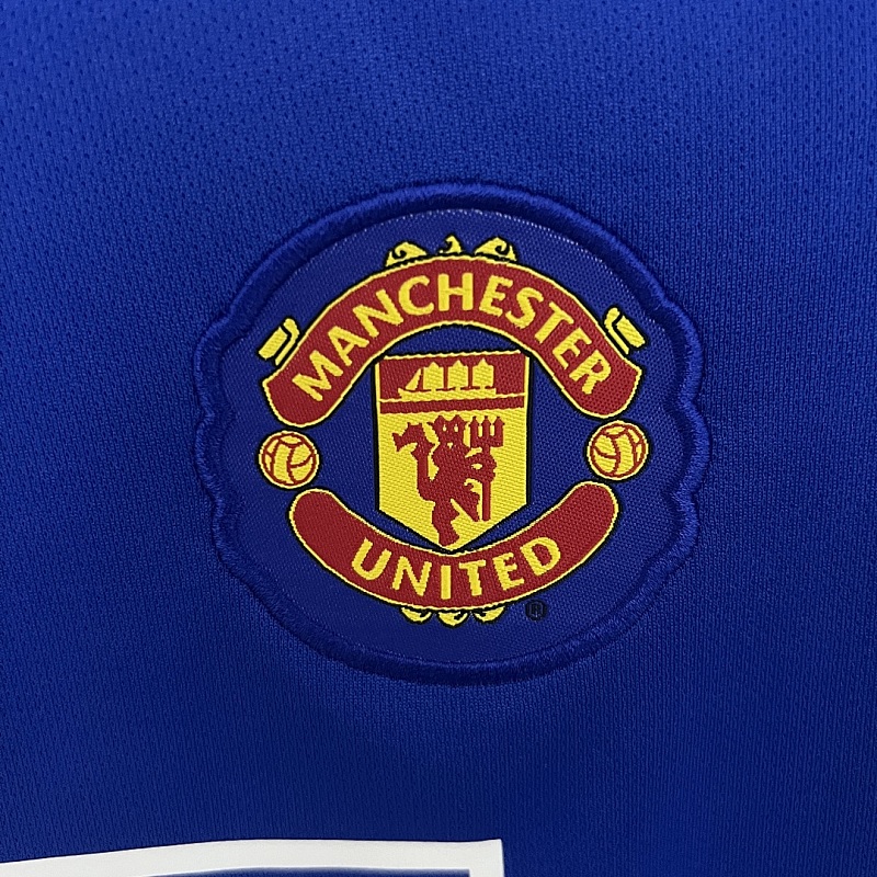 M-U size: kids M-U 08/09 away size: 16-28 5