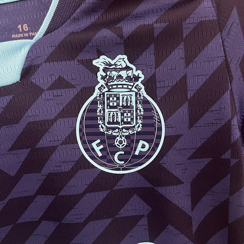Porto 24/25 Kids Porto Third away Size: 16-28 5