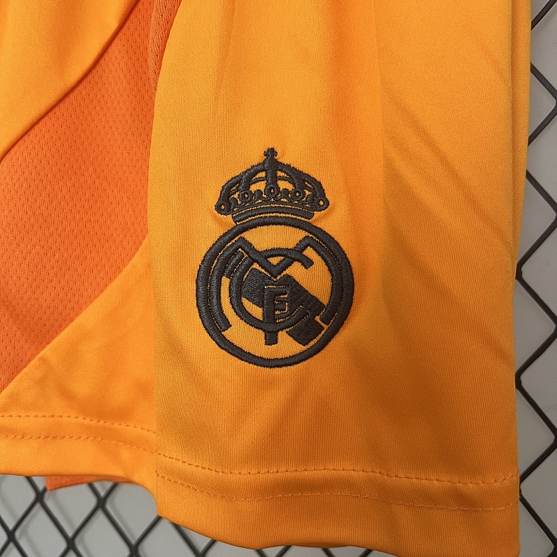 Real Madrid 24/25 Kids Real Madrid Away Size: 16-28 9