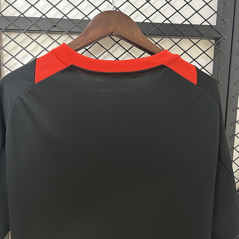 International Training 25/26 International Training Suit Black S-4XL 3