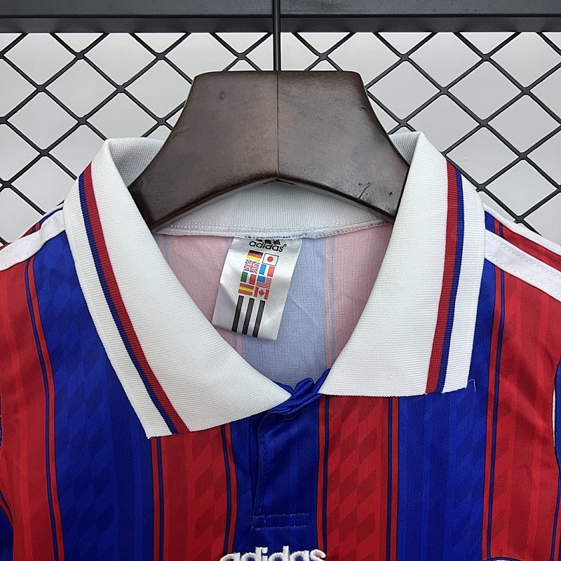 Bayern Munich kids Bayern Munich 95/97 Home size: 16-28 3