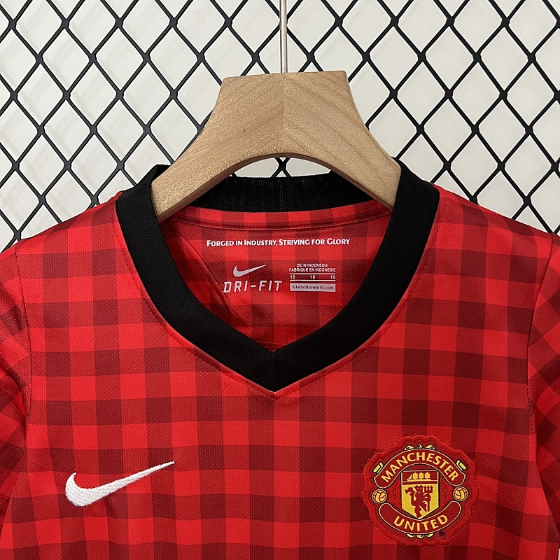 M-U size: kids M-U 12/13 home size: 16-28 3