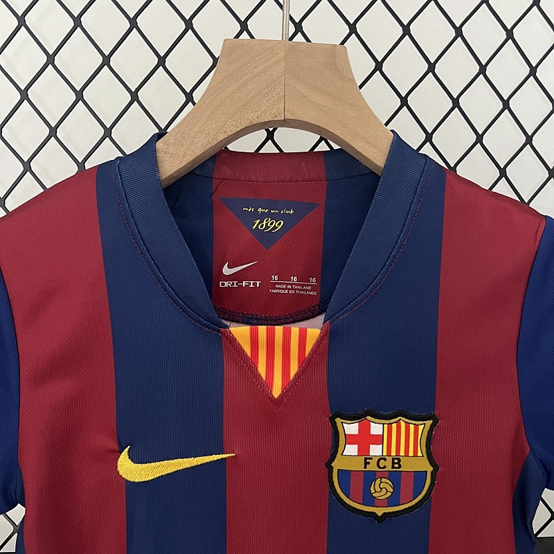 Barcelona kids Barcelona 14/15 home size: 16-28 3