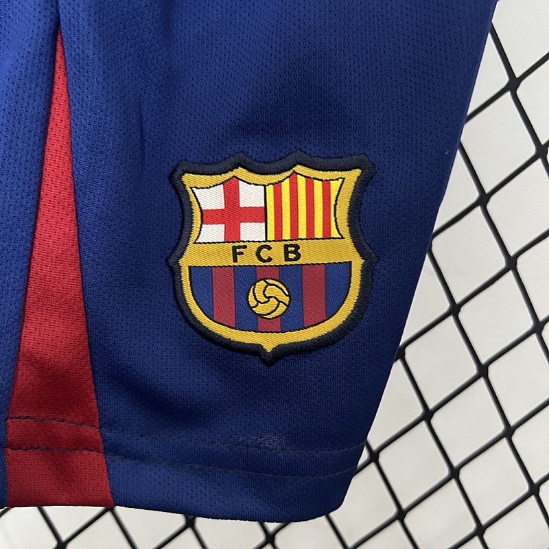 Barcelona kids Barcelona 08/09 home size: 16-28 10
