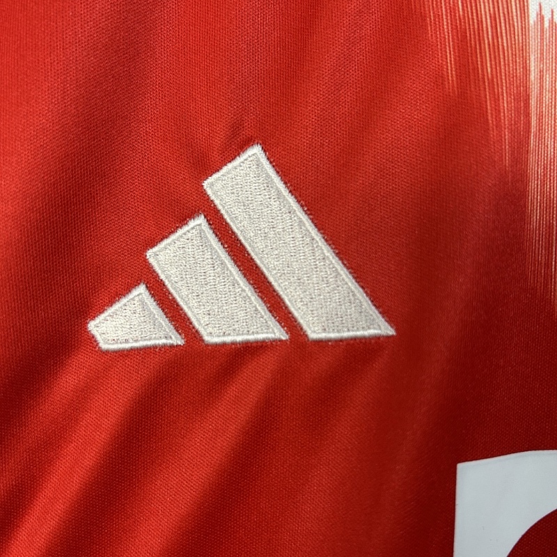 Bayern Munich 25/26 kids Bayern Munich home size: 16-28 3