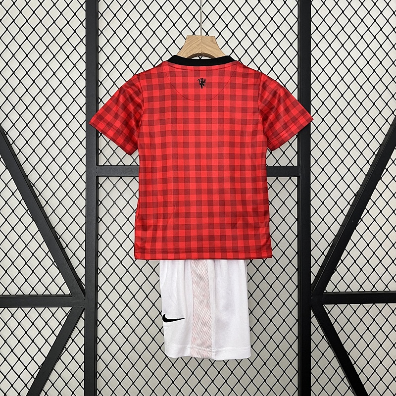 M-U size: kids M-U 12/13 home size: 16-28 2
