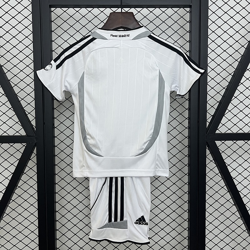 Real Madrid kids Real Madrid 06/07 Home Size: 16-28 4