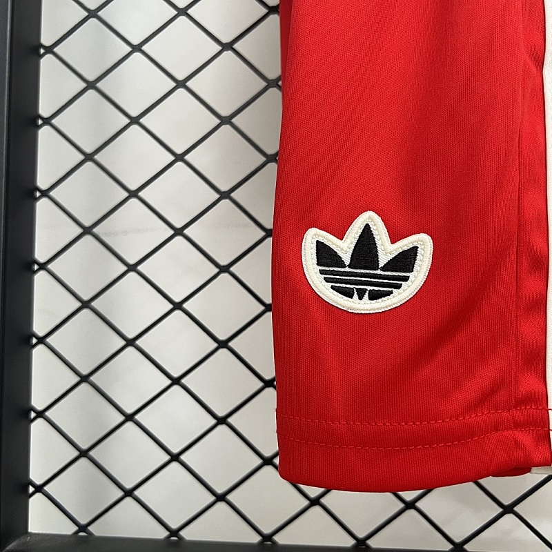 Benfica 25/26 Benfica Retro Special Edition Size: 16-28 8