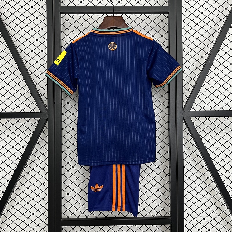 Newcastle 25/26 Kids Newcastle United third away Size: 16-28 4