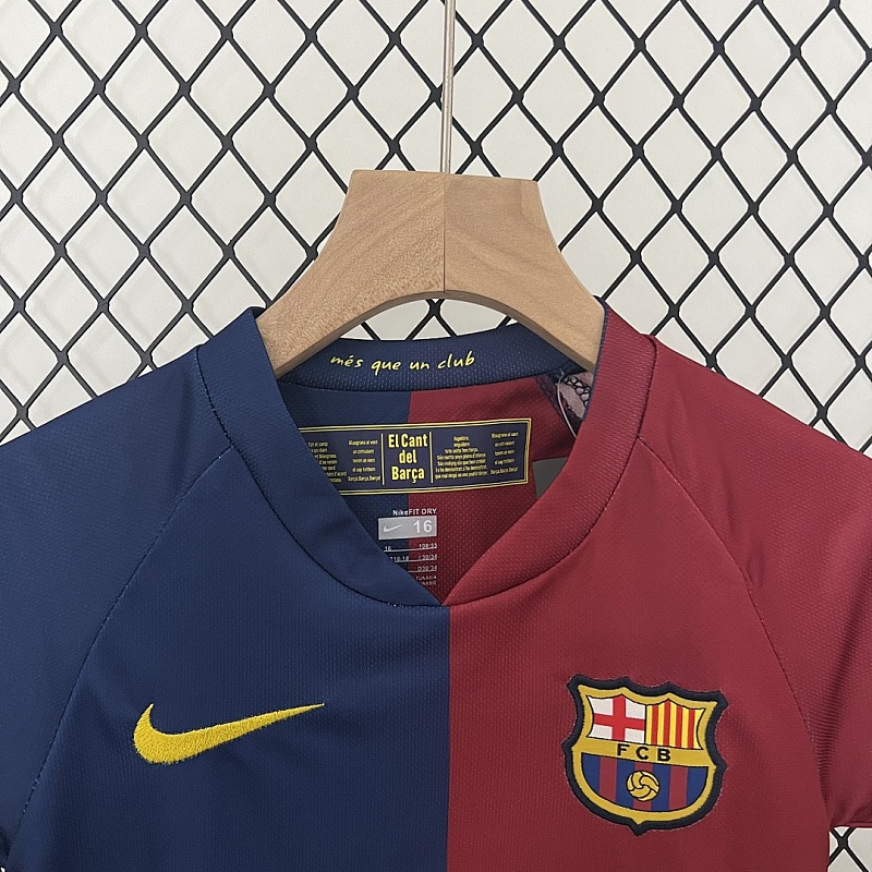 Barcelona kids Barcelona 08/09 home size: 16-28 3