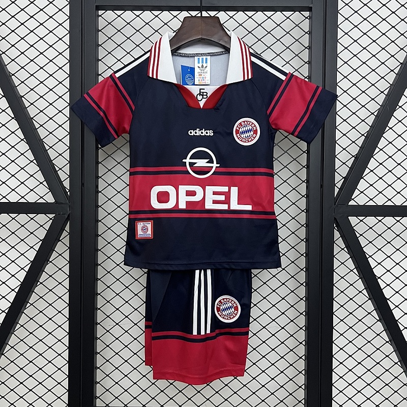 Bayern Munich kids Bayern Munich 97/99 Home size: 16-28