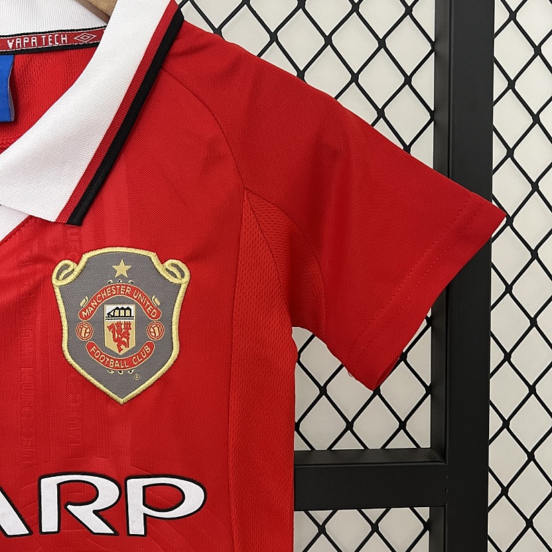 M-U size: kids M-U 99/00 home size: 16-28 7