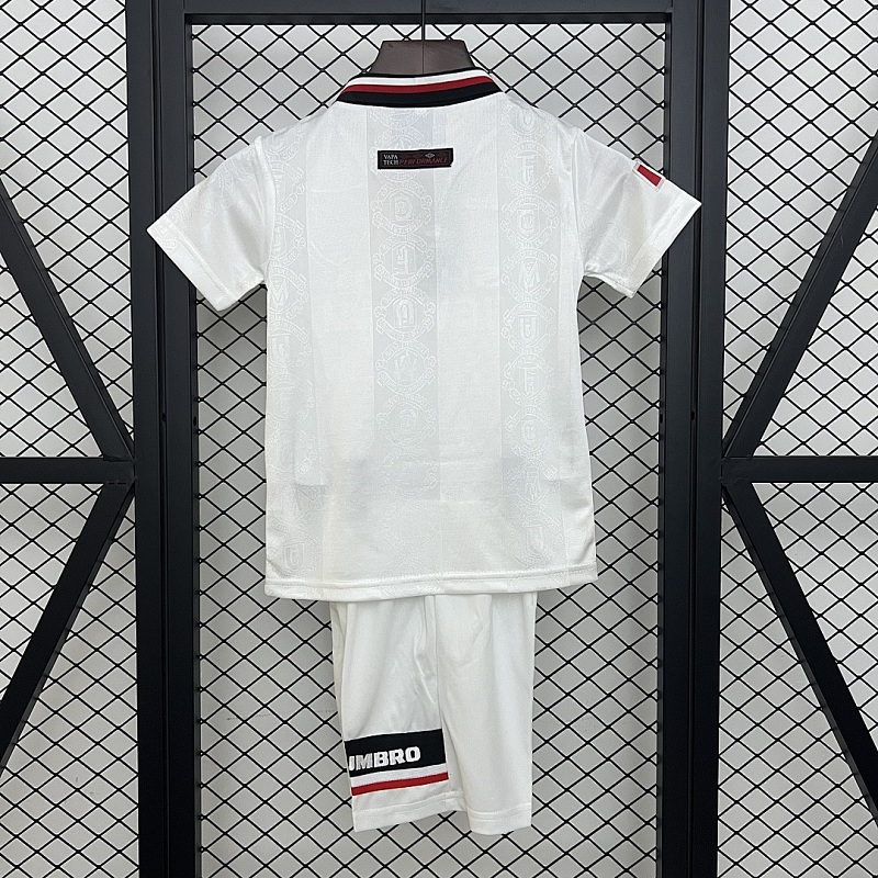 M-U size: kids M-U 97/98 away size: 16-28 5