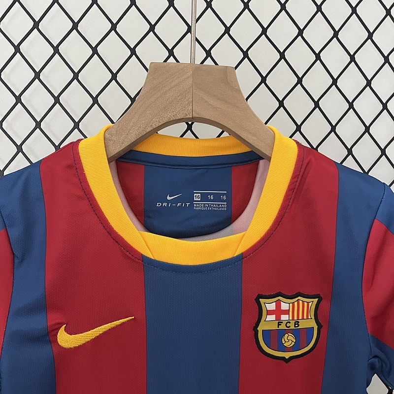 Barcelona kids Barcelona 10/11 home size: 16-28 3